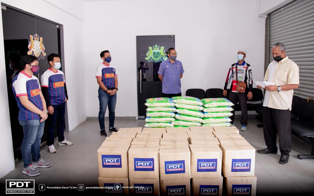 LEBIH 80 KELUARGA TERIMA KOTAK MAKANAN PDT